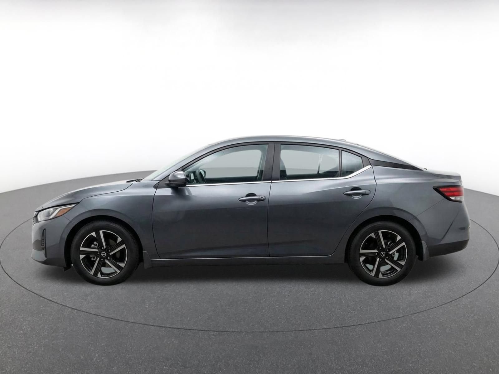 Used 2025 Nissan Sentra SV FWD image 4