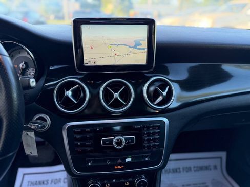 Used 2014 Mercedes-Benz CLA 250 image 12
