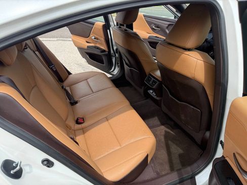 Used 2020 Lexus ES 350 w/ Premium Package FWD image 12