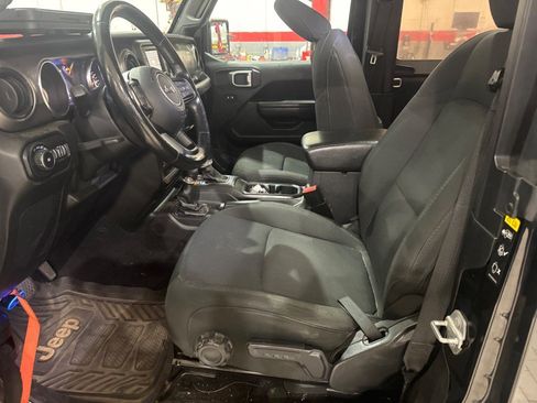 Used 2020 Jeep Wrangler Sport AWD/4WD image 5