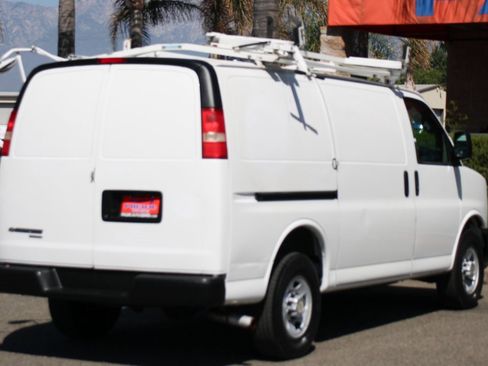 Used 2012 Chevrolet Express 2500 w/ Power Package image 11