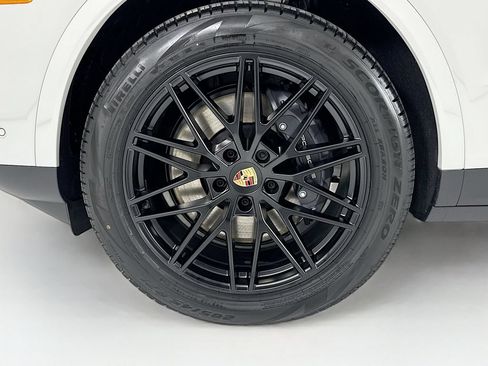 New 2026 Porsche Cayenne AWD/4WD image 32