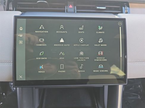 Certified 2025 Land Rover Discovery Sport Dynamic SE image 21