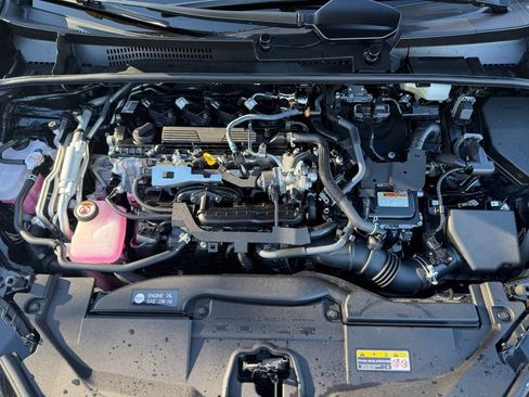 Certified 2025 Toyota Prius Plug-In Hybrid image 10