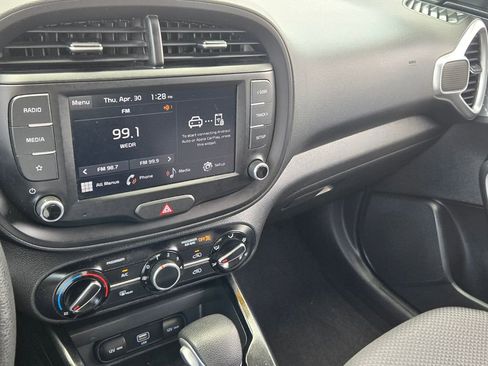 Used 2022 Kia Soul LX w/ Technology Package FWD image 21