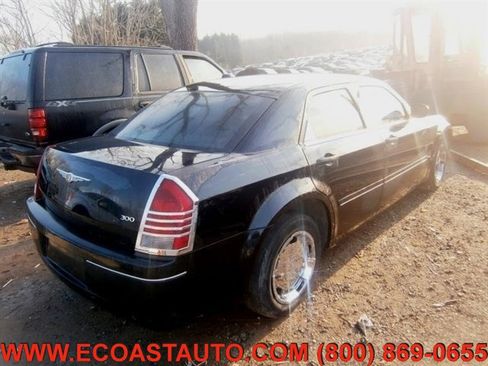 Used 2006 Chrysler 300 image 3
