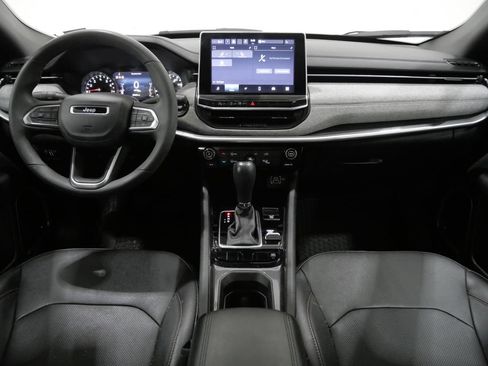 Used 2023 Jeep Compass Latitude w/ Sun and Sound Group AWD/4WD image 10
