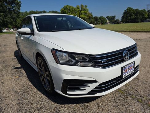Used 2016 Volkswagen Passat 1.8T R-Line FWD image 5