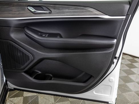 New 2026 Jeep Grand Cherokee L Limited w/ Limited Altitude Package AWD/4WD image 46