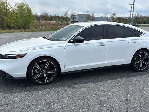 Used 2024 Honda Accord Sport image 13