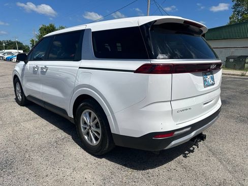 Used 2024 Kia Carnival LX FWD image 3
