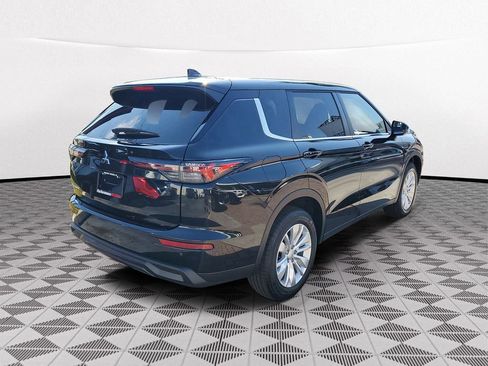 New 2026 Mitsubishi Outlander ES image 6