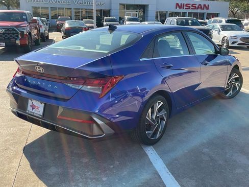 Used 2025 Hyundai Elantra SEL image 5