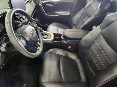 Used 2024 Toyota RAV4 Limited AWD/4WD image 31