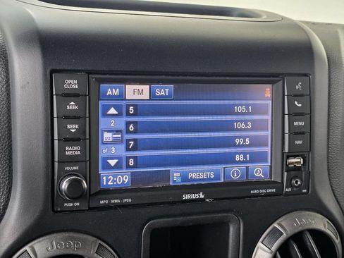 Used 2012 Jeep Wrangler Unlimited Sport w/ Connectivity Group AWD/4WD image 15
