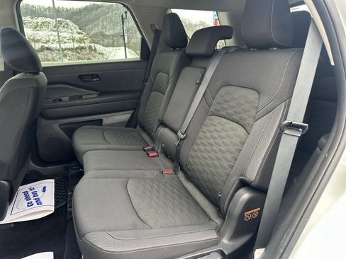 Used 2024 Nissan Pathfinder SV image 20