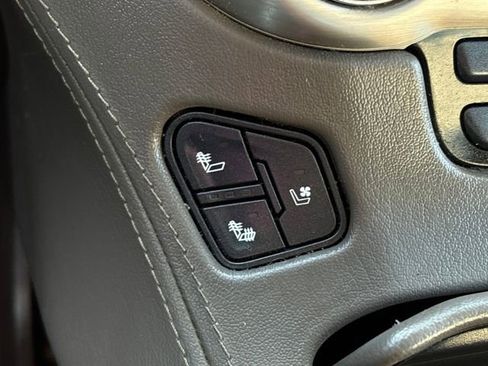 Used 2018 GMC Yukon XL Denali w/ Open Road Package image 21