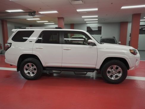Certified 2020 Toyota 4Runner SR5 Premium w/ Moonroof Package image 3