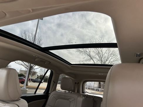 Used 2021 Lincoln Aviator Reserve w/ Elements Package Plus image 26