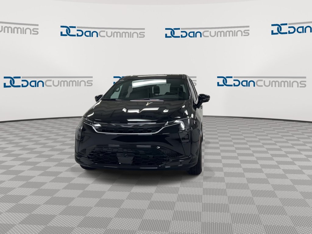 New 2027 Chrysler Pacifica Select w/ Family Tech Group AWD/4WD image 3