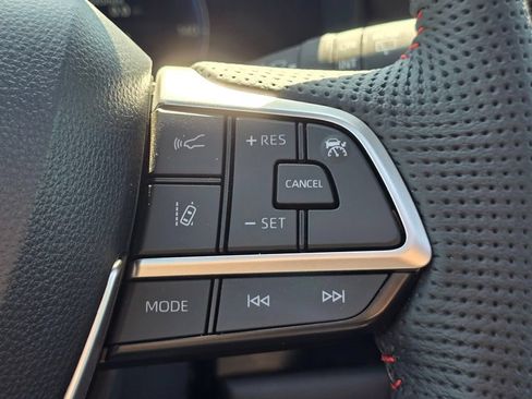 Used 2025 Toyota Sienna XSE w/ XSE Plus Package FWD image 36