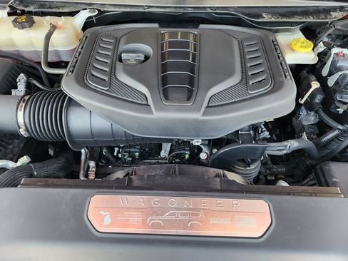 Certified 2024 Jeep Wagoneer Series II AWD/4WD image 31