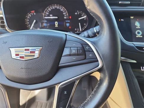 Used 2017 Cadillac XT5 FWD image 22