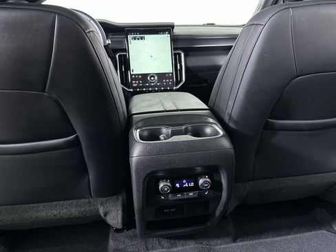 Used 2025 GMC Acadia Elevation w/ Elevation Premium Package AWD/4WD image 22