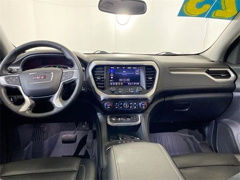 Used 2023 GMC Acadia SLT w/ LPO, Floor Liner Package image 10
