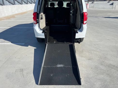 Used 2015 Dodge Grand Caravan SE w/ Quick Order Package 29E SE image 5