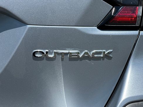 Used 2022 Subaru Outback Limited AWD/4WD image 28