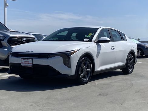 Used 2025 Kia K4 FWD image 6
