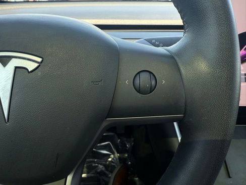 Used 2020 Tesla Model 3 Standard Range Plus image 24