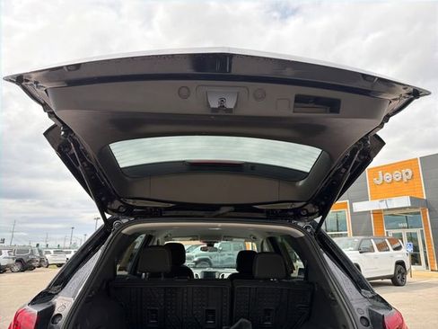 Used 2024 Chevrolet Equinox LS w/ LS Convenience Package image 26