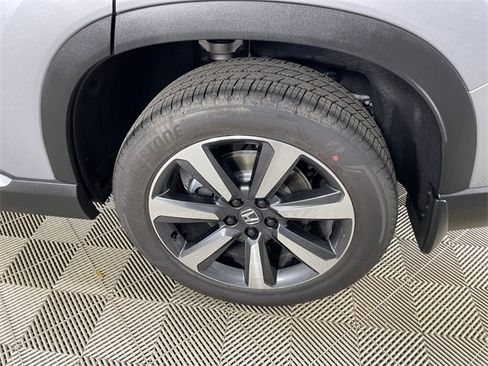 Certified 2025 Honda Pilot Touring image 23