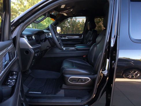 Used 2022 Jeep Wagoneer Series II image 28