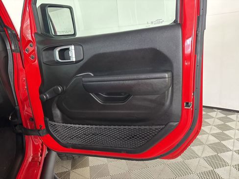 Used 2023 Jeep Gladiator Sport image 25