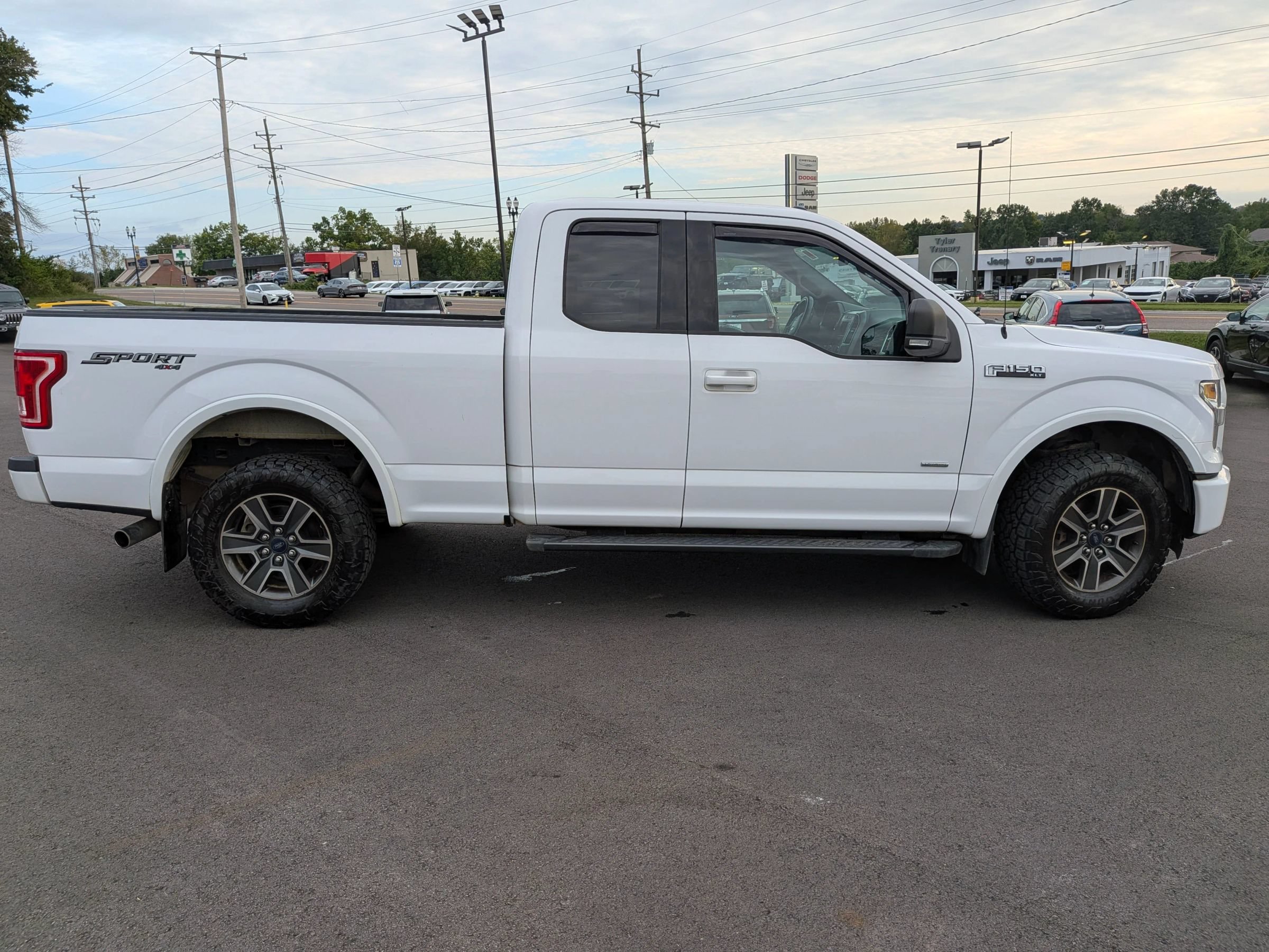 Used 2015 Ford F150 XLT w/ Equipment Group 301A Mid AWD/4WD image 7