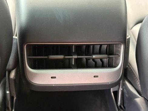 Used 2022 Tesla Model Y Performance AWD/4WD image 14