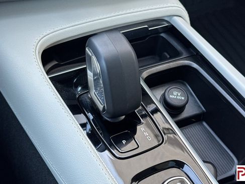 Used 2025 Volvo XC90 B6 Plus w/ Protection Package Premier image 27