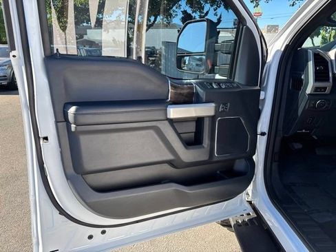 Used 2022 Ford F350 4x4 Crew Cab Super Duty image 14
