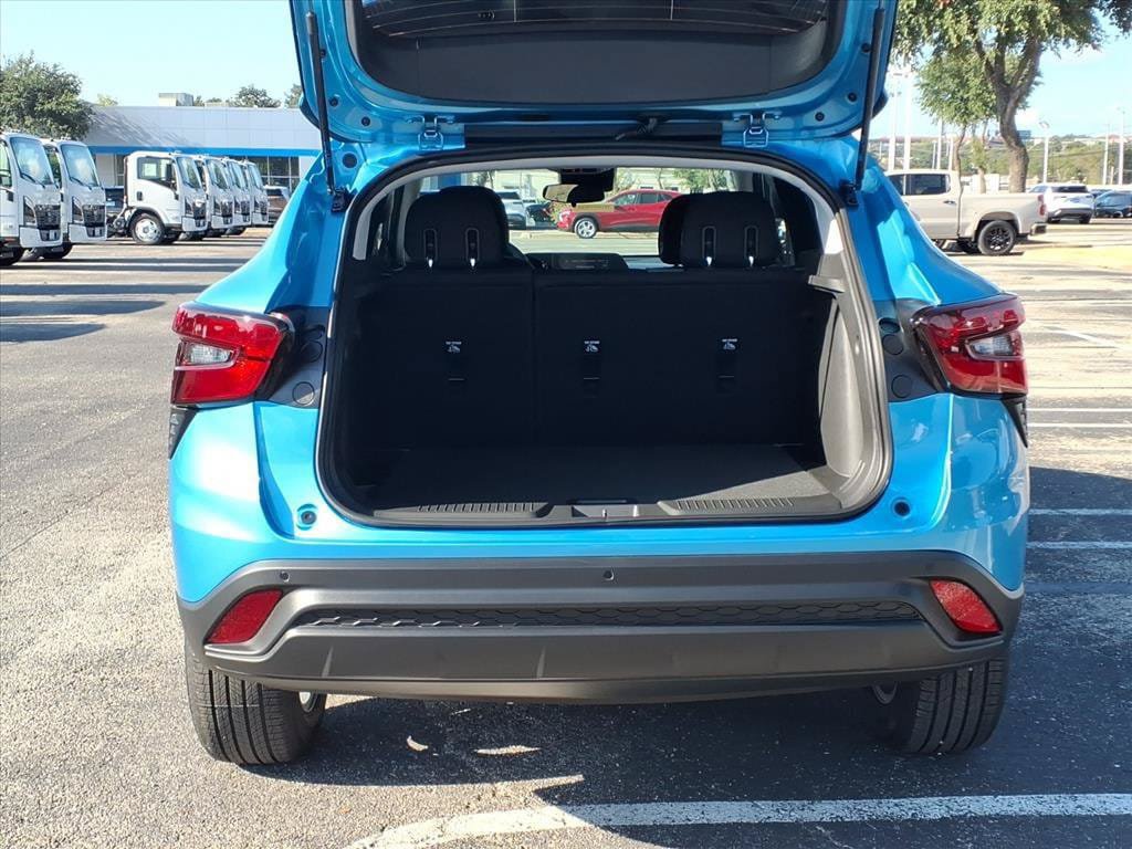 New 2026 Chevrolet Trax LS w/ LS Convenience Package FWD image 12