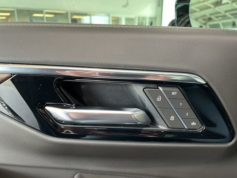 New 2026 Chevrolet Suburban High Country AWD/4WD image 33
