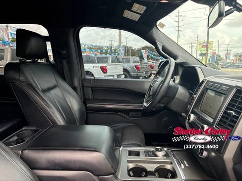 Used 2018 Ford Expedition XLT w/ Equipment Group 202A RWD image 18