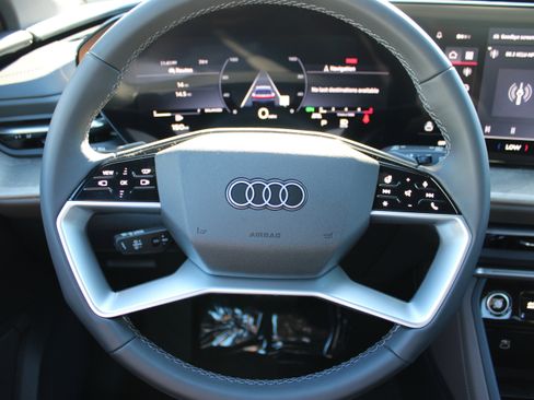 New 2025 Audi Q5 Premium Plus image 12