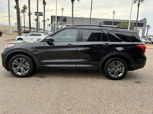 Used 2023 Ford Explorer XLT w/ Equipment Group 202A image 4