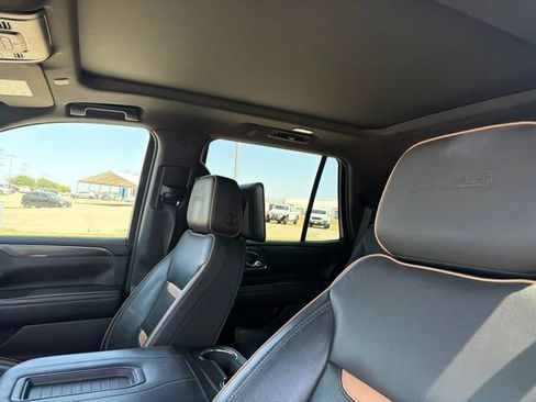 Used 2023 GMC Yukon AT4 w/ AT4 Premium Package AWD/4WD image 18