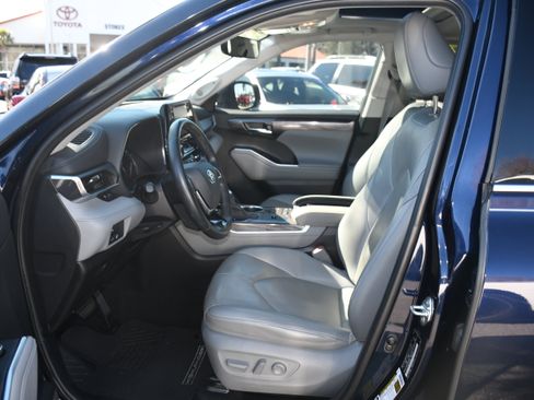 Certified 2020 Toyota Highlander Limited image 8