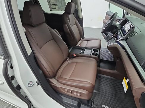 New 2026 Honda Odyssey Touring image 41