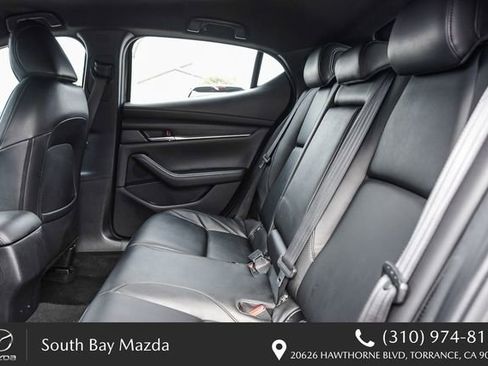 Used 2020 MAZDA MAZDA3 Hatchback w/ Preferred Package image 19